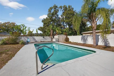 $380,000 | 15536 Bristol Circle East, Clearwater, FL 33764