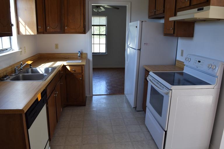 7450 Leonard Barnes Road Holt, FL 32564 - Photo 11 of 17 KITCHEN
