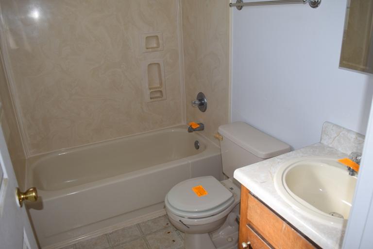 7450 Leonard Barnes Road Holt, FL 32564 - Photo 17 of 17 MASTER BATH