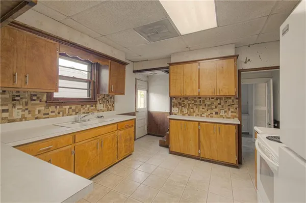 $169,950 | 107 West Shawnee Street, Paola, KS 66071