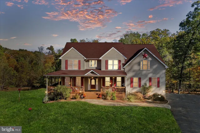 $989,900 | 96 Castle Mountain Road, Castleton, VA 22716