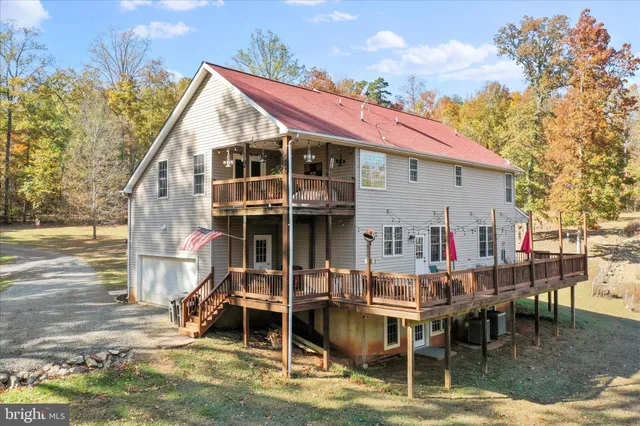 $989,900 | 96 Castle Mountain Road, Castleton, VA 22716