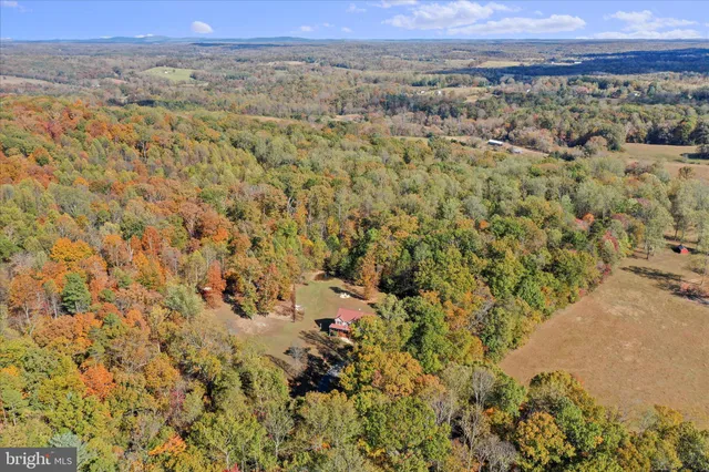 $989,900 | 96 Castle Mountain Road, Castleton, VA 22716