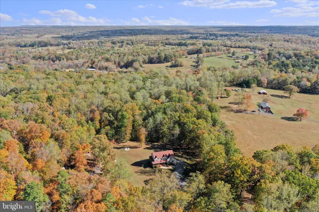 $989,900 | 96 Castle Mountain Road, Castleton, VA 22716