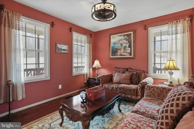 $989,900 | 96 Castle Mountain Road, Castleton, VA 22716