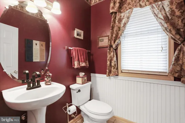 $989,900 | 96 Castle Mountain Road, Castleton, VA 22716