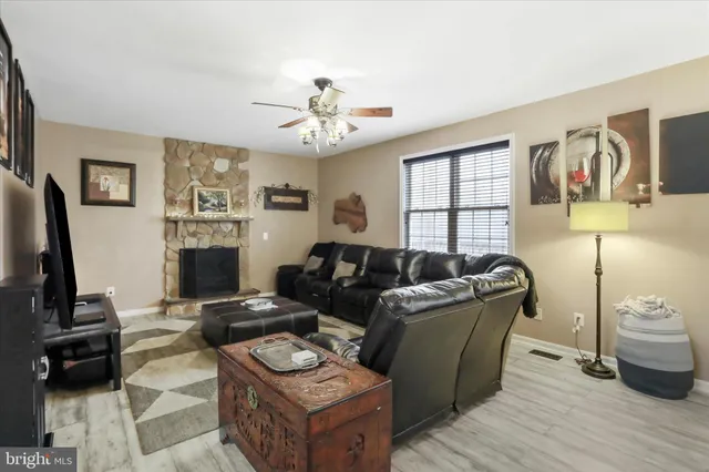 $989,900 | 96 Castle Mountain Road, Castleton, VA 22716