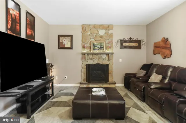 $989,900 | 96 Castle Mountain Road, Castleton, VA 22716