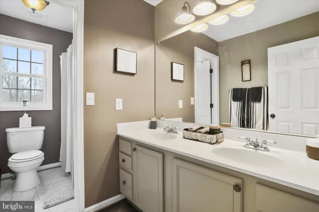 $989,900 | 96 Castle Mountain Road, Castleton, VA 22716