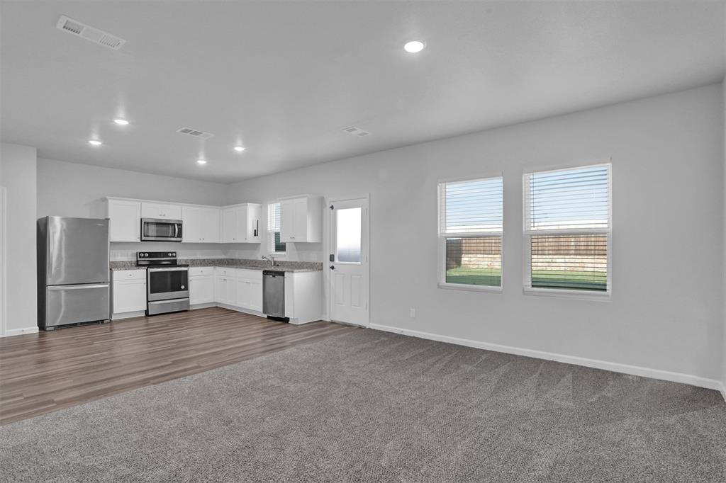 2119 Hamilton Street Princeton, TX 75407 - Photo 4 of 32