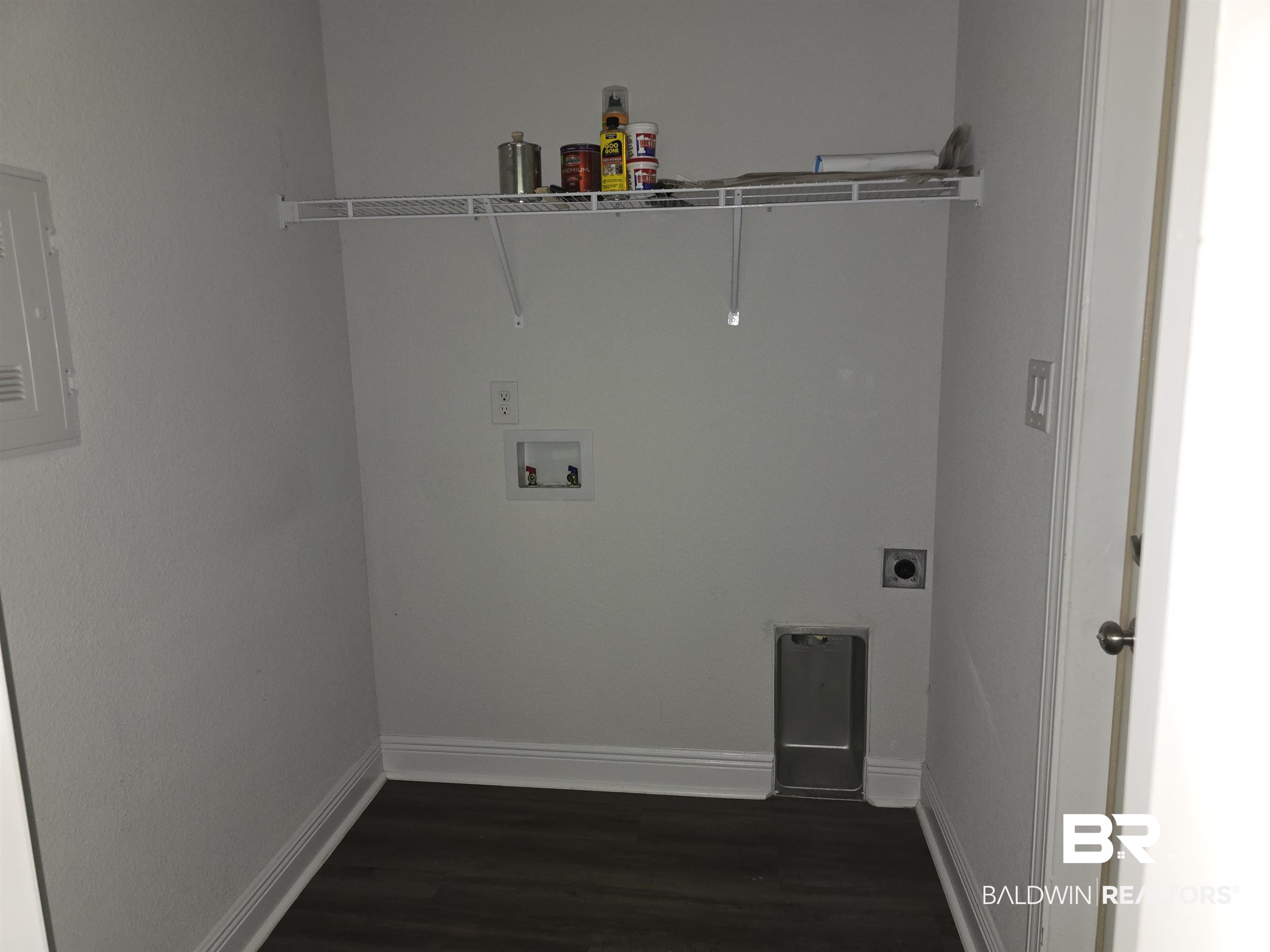 23035 Ridgewood Drive Robertsdale, AL 36567 - Photo 9 of 17 Laundry Room