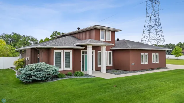 $774,900 | 4337 66th Street South, Fargo, ND 58104