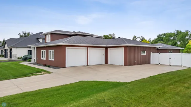 $774,900 | 4337 66th Street South, Fargo, ND 58104