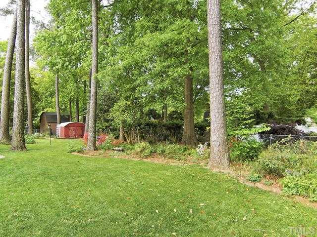 905 Deerfield Road Raleigh, NC 27609 - Photo 17 of 21 Back Yard