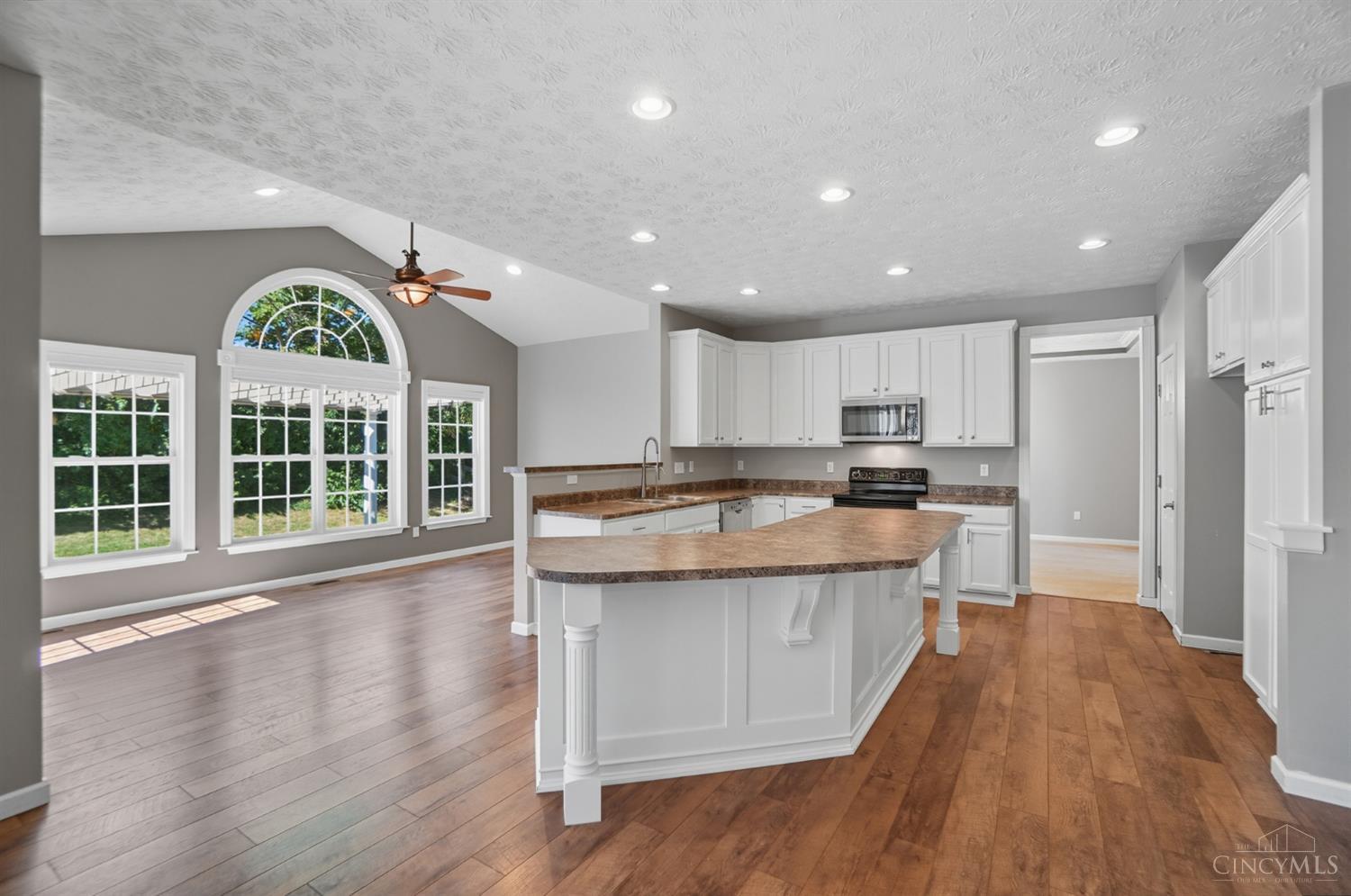 5472 Gwendolyn Ridge Cincinnati, OH 45238 - Photo 12 of 79 Gallery Image 12