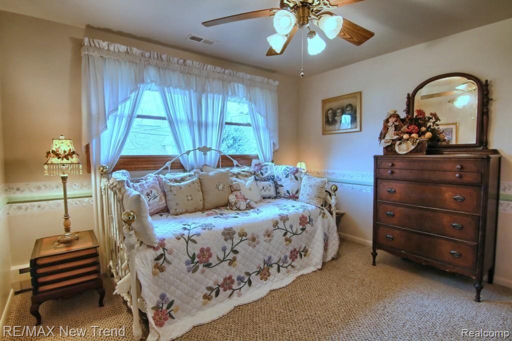 2962 Hiller Road West Bloomfield, MI 48324 - Photo 28 of 48 3rd Bedroom