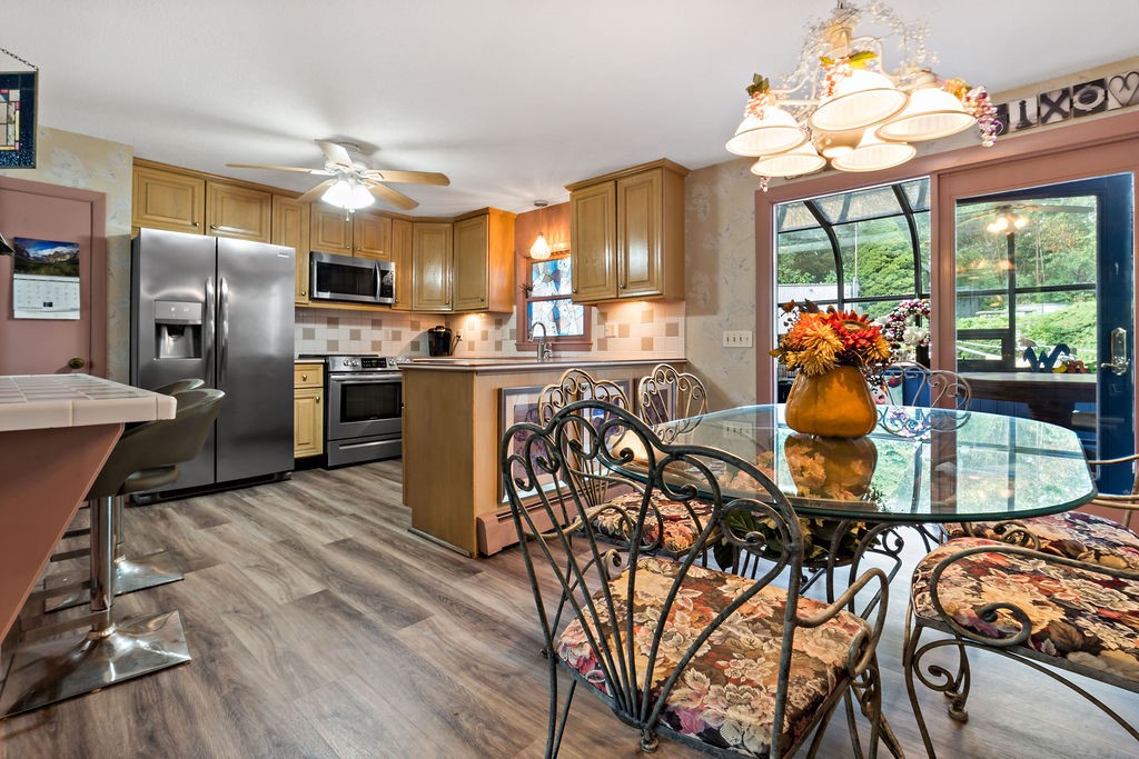 111 Jefferson Drive Coventry, RI 02816 - Photo 3 of 36