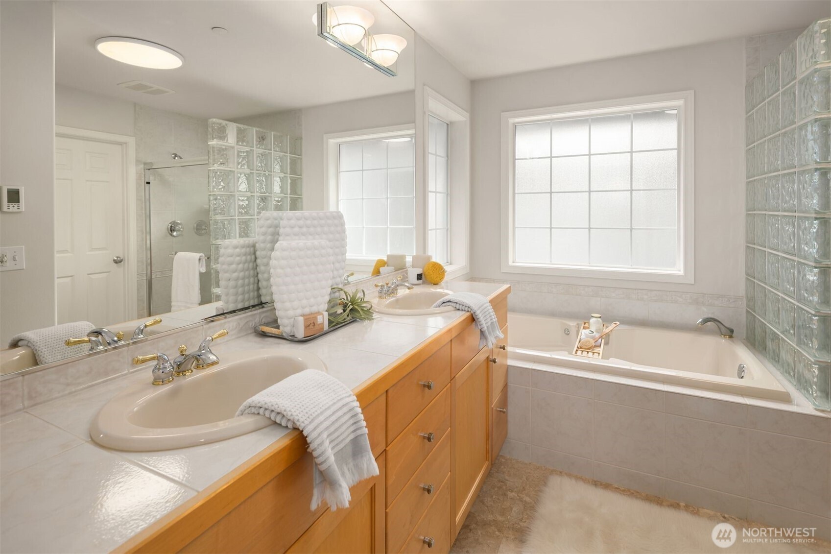 4210 182nd Avenue Southeast Issaquah, WA 98027 - Photo 13 of 33