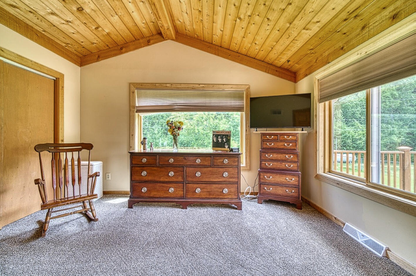 W304S3236 Brookhill Road Genesee, WI 53189 - Photo 22 of 67 Bedroom 1