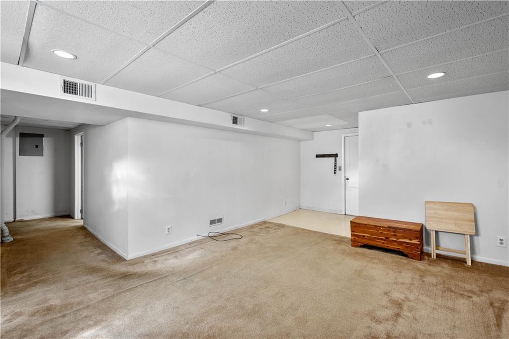 257 Robinhood Road Pittsburgh, PA 15220 - Photo 25 of 35 a view of an empty room
