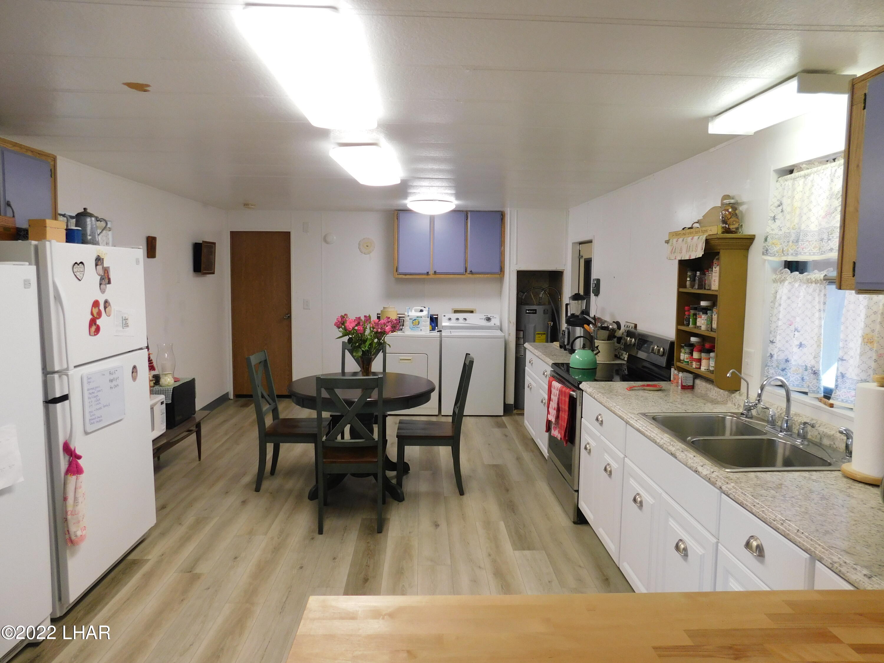 1240 Acacia Road, Unit 139 Quartzsite, AZ 85346 - Photo 11 of 37 Kitchen from Living room