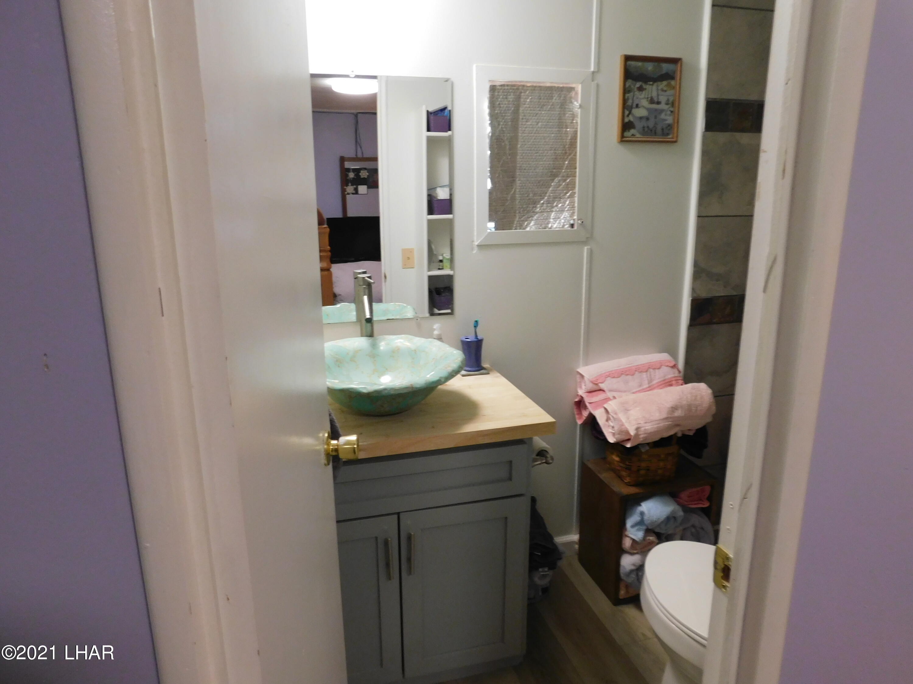 1240 Acacia Road, Unit 139 Quartzsite, AZ 85346 - Photo 22 of 37 Master Bath