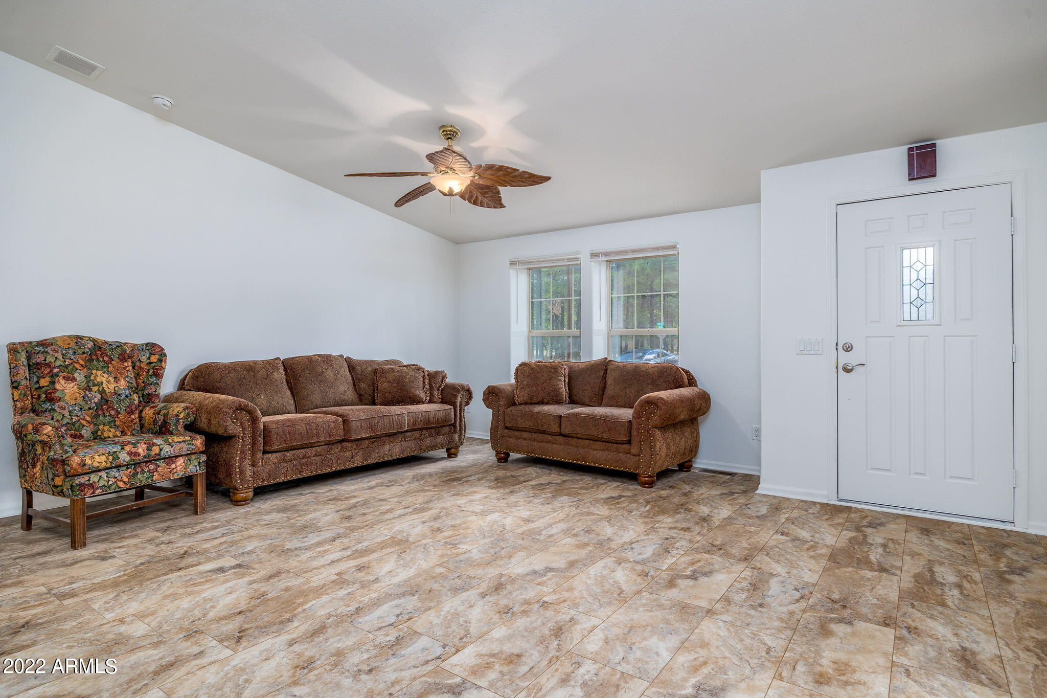 2053 Lumber Valley Road Overgaard, AZ 85933 - Photo 4 of 23 web_2053LumberValleyRd-Interior-SHightow