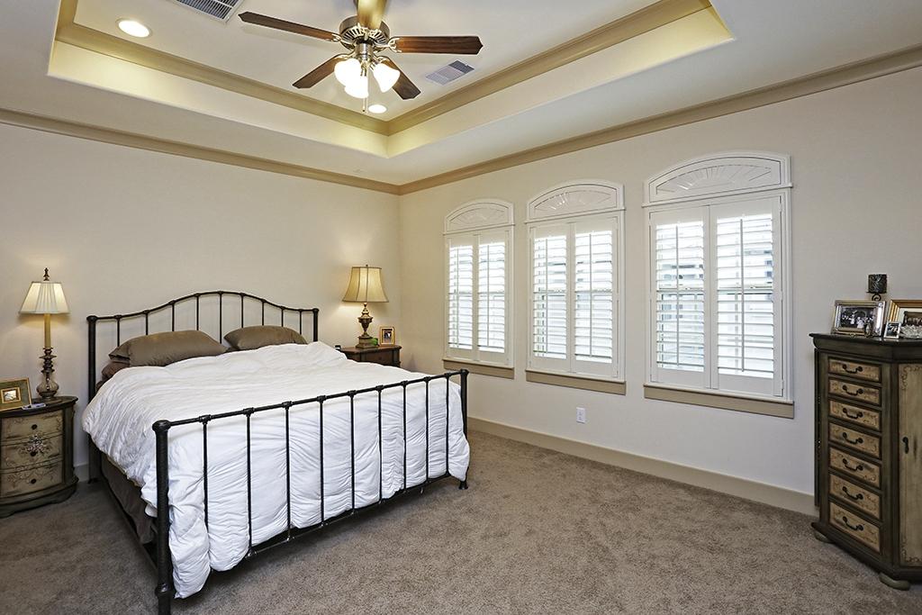 4227 Dickson Street Houston, TX 77007 - Photo 13 of 14 Master Bedroom