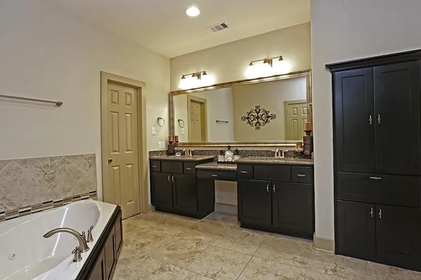 $3,700 | 4227 Dickson Street, Houston, TX 77007