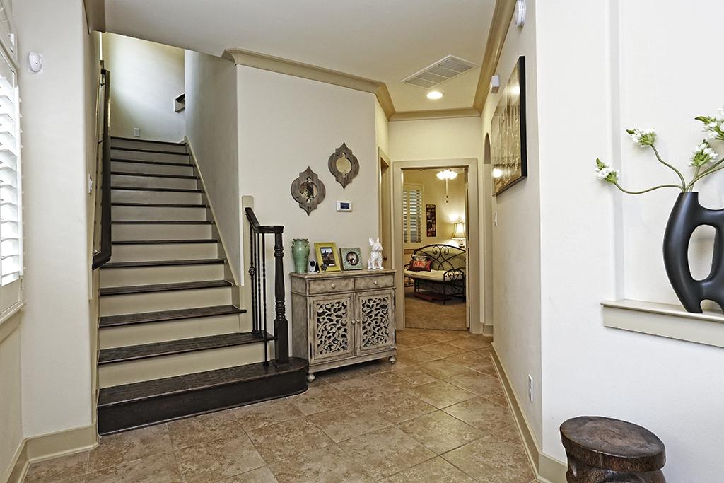 4227 Dickson Street Houston, TX 77007 - Photo 2 of 14 Entry