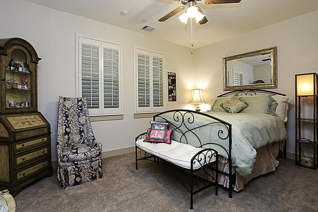 4227 Dickson Street Houston, TX 77007 - Photo 5 of 14 First Floor Bedroom