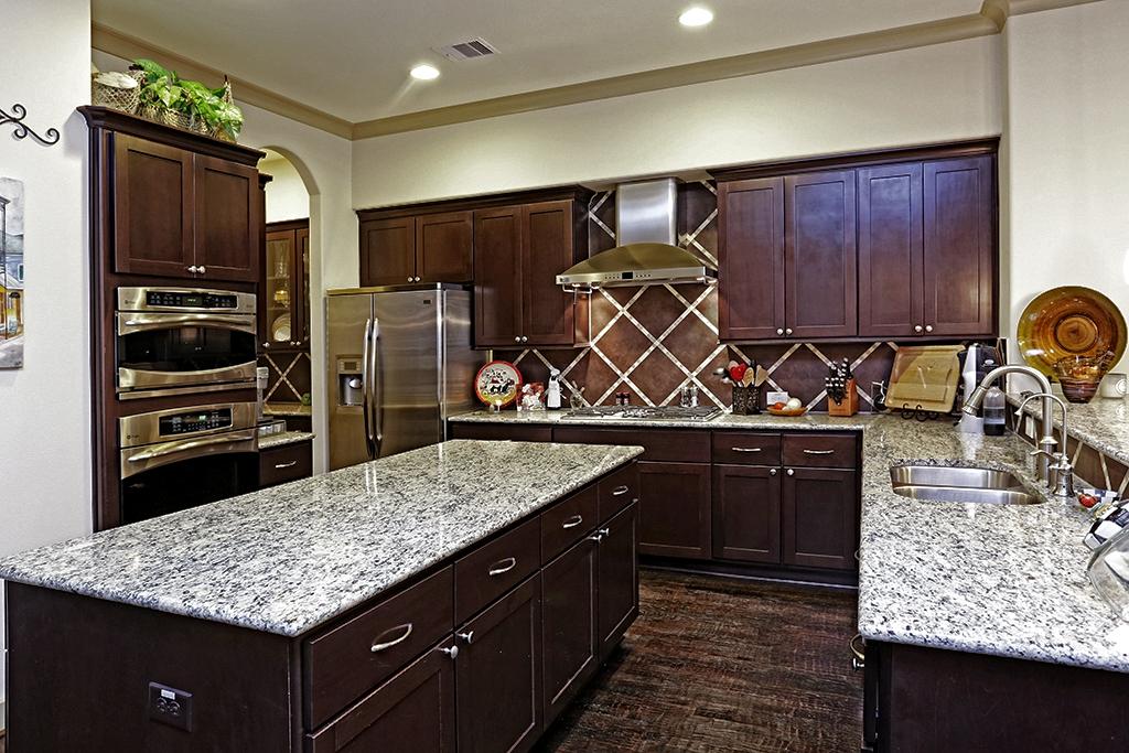 4227 Dickson Street Houston, TX 77007 - Photo 10 of 14 Kitchen