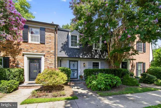 $899,900 | 5103 Sentinel Drive, Unit 33, Bethesda, MD 20816