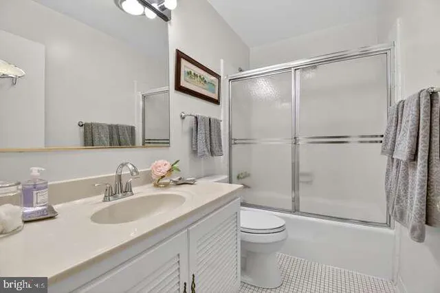 $899,900 | 5103 Sentinel Drive, Unit 33, Bethesda, MD 20816