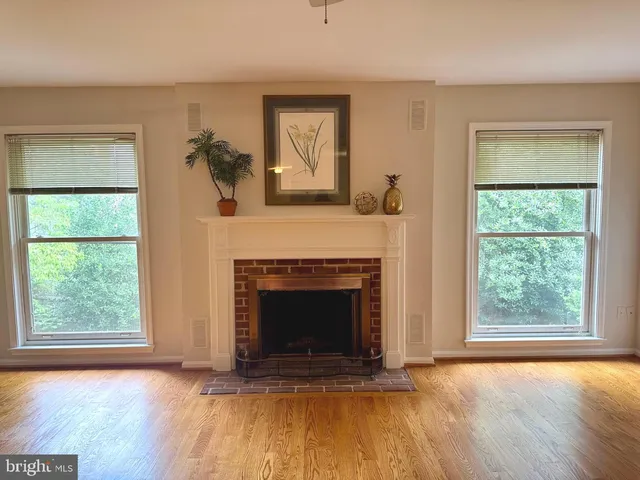 $899,900 | 5103 Sentinel Drive, Unit 33, Bethesda, MD 20816