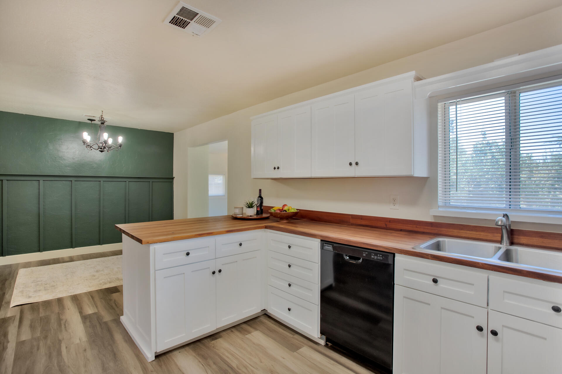 8154 Churn Creek Road Redding, CA 96002 - Photo 10 of 22 IMG_5187