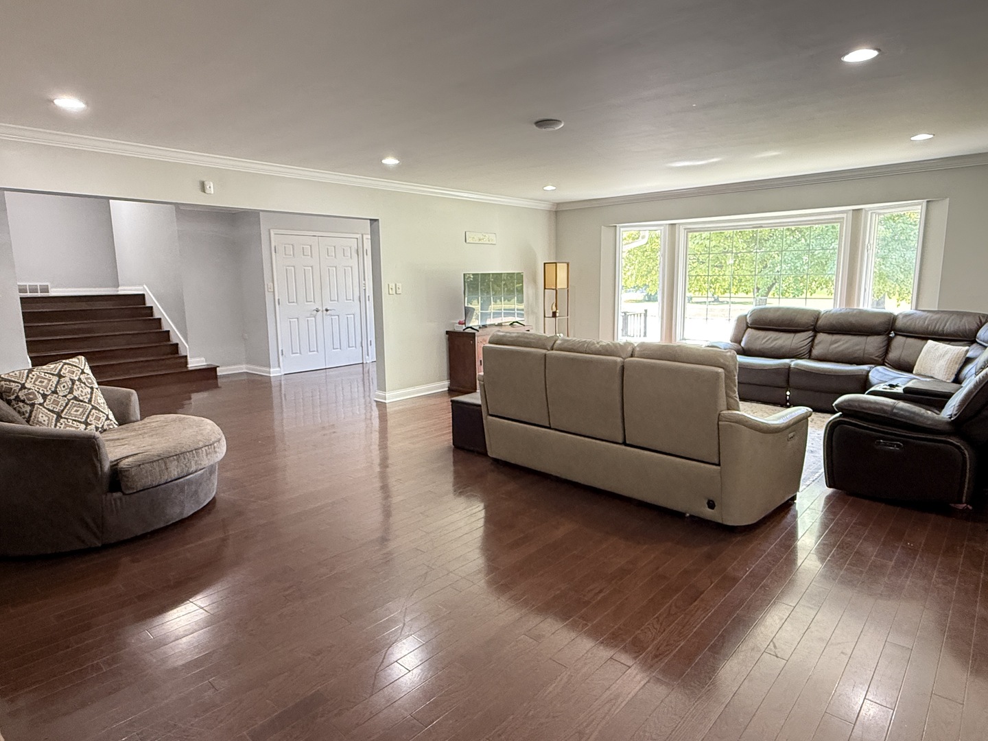 402 West Le Fevre Road Sterling, IL 61081 - Photo 4 of 39 a living room with furniture and a large window