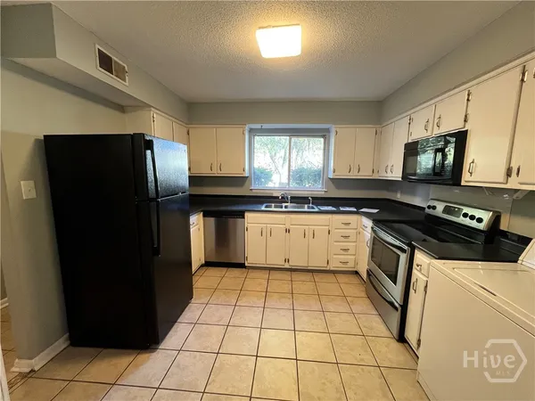 $149,500 | 527 Tibet Avenue, Unit 3, Savannah, GA 31406