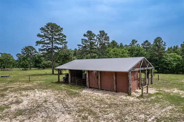 $450,000 | 14486 Vz County Road 4811, Chandler, TX 75758