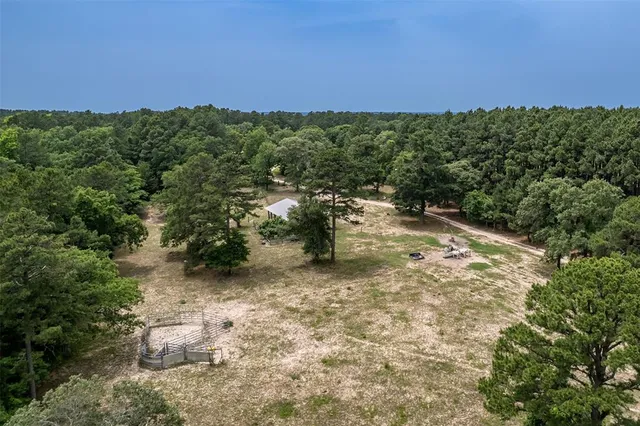 $450,000 | 14486 Vz County Road 4811, Chandler, TX 75758