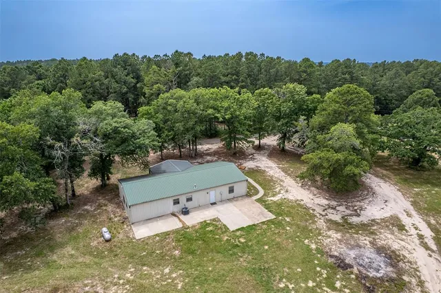 $450,000 | 14486 Vz County Road 4811, Chandler, TX 75758