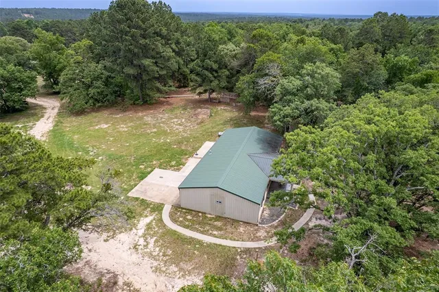 $450,000 | 14486 Vz County Road 4811, Chandler, TX 75758