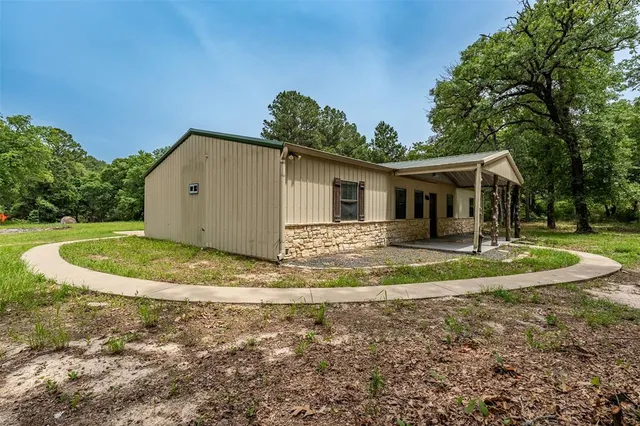 $450,000 | 14486 Vz County Road 4811, Chandler, TX 75758