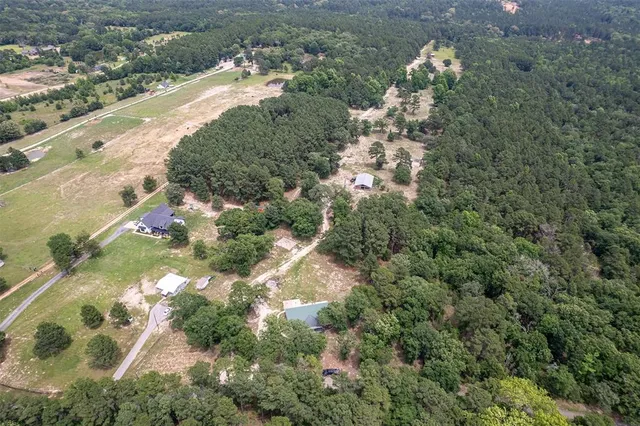 $450,000 | 14486 Vz County Road 4811, Chandler, TX 75758