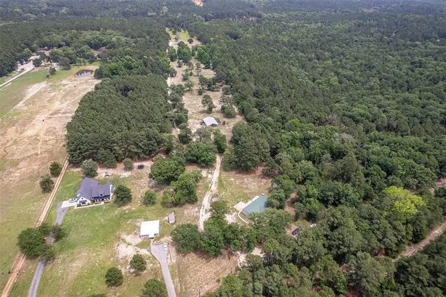 $450,000 | 14486 Vz County Road 4811, Chandler, TX 75758