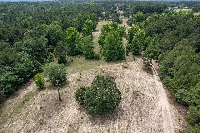 $450,000 | 14486 Vz County Road 4811, Chandler, TX 75758