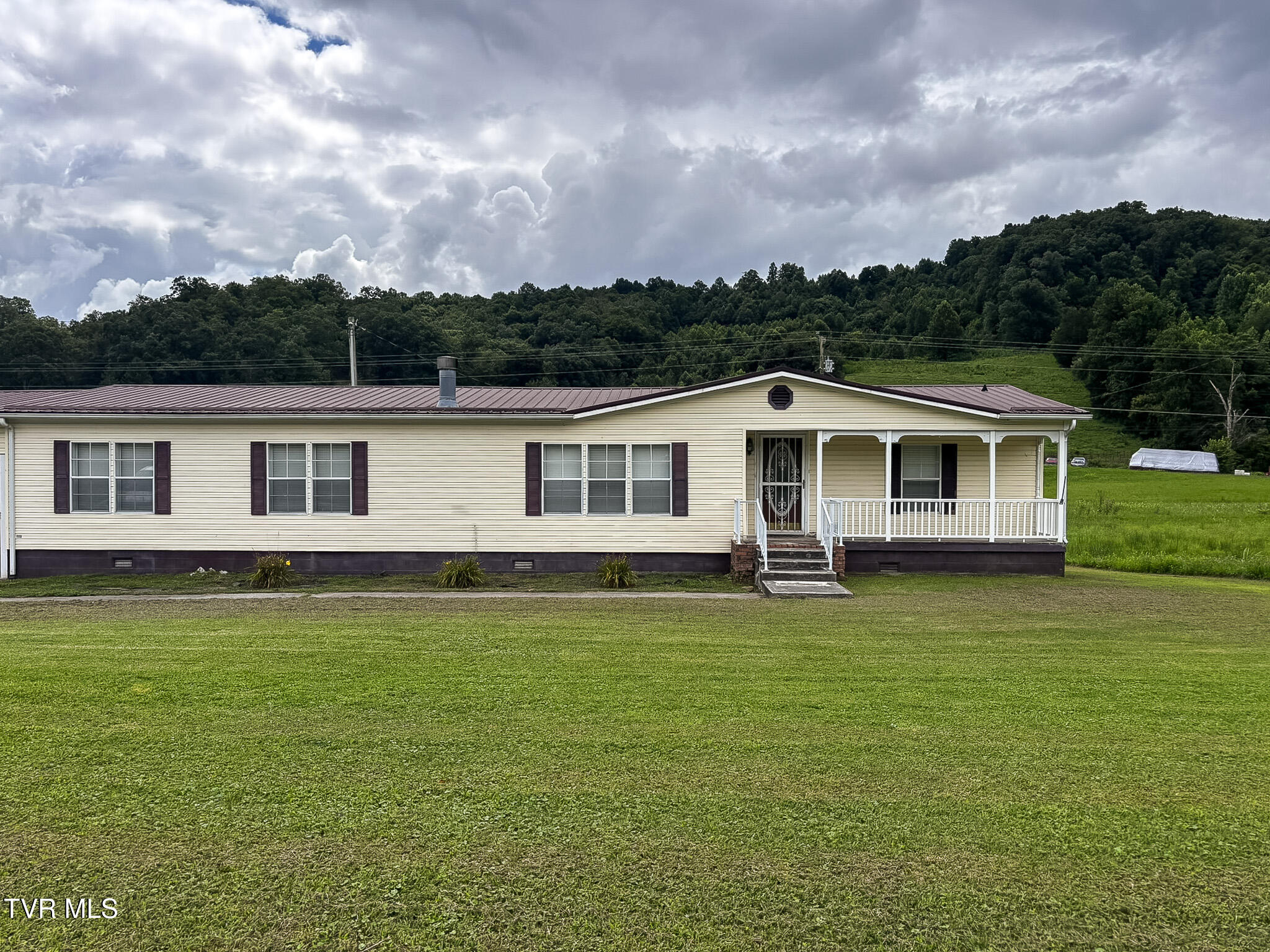 3101 Pattonsville Road Duffield, VA 24244 - Photo 2 of 36 IMG_6747-2