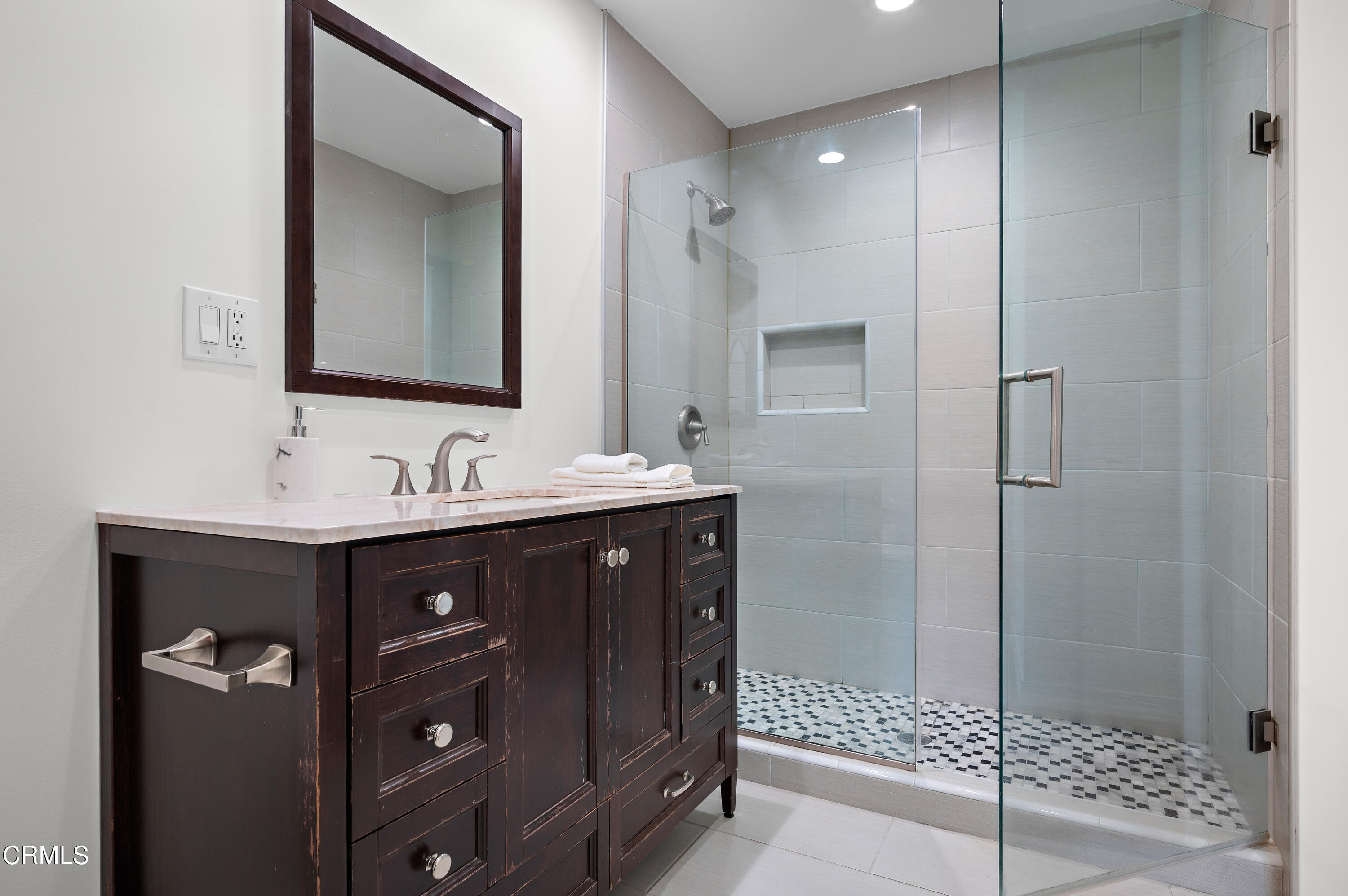 3770 Shadow Grove Road Pasadena, CA 91107 - Photo 29 of 61 a bathroom with a sink vanity and a mirror