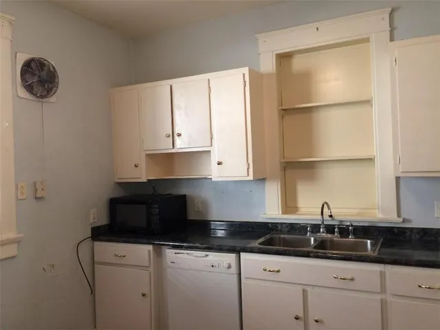 $1,800 | 2911 Calhoun Street, New Orleans, LA 70118