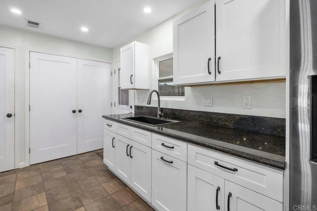 8301 Mission Gorge Road, Unit 86 Santee, CA 92071 - Photo 19 of 43